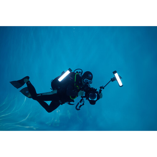 картинка Осветитель светодиодный Godox Dive Light WT60D для подводной съемки из Светодиодные LED осветители от магазина Mif-Bond