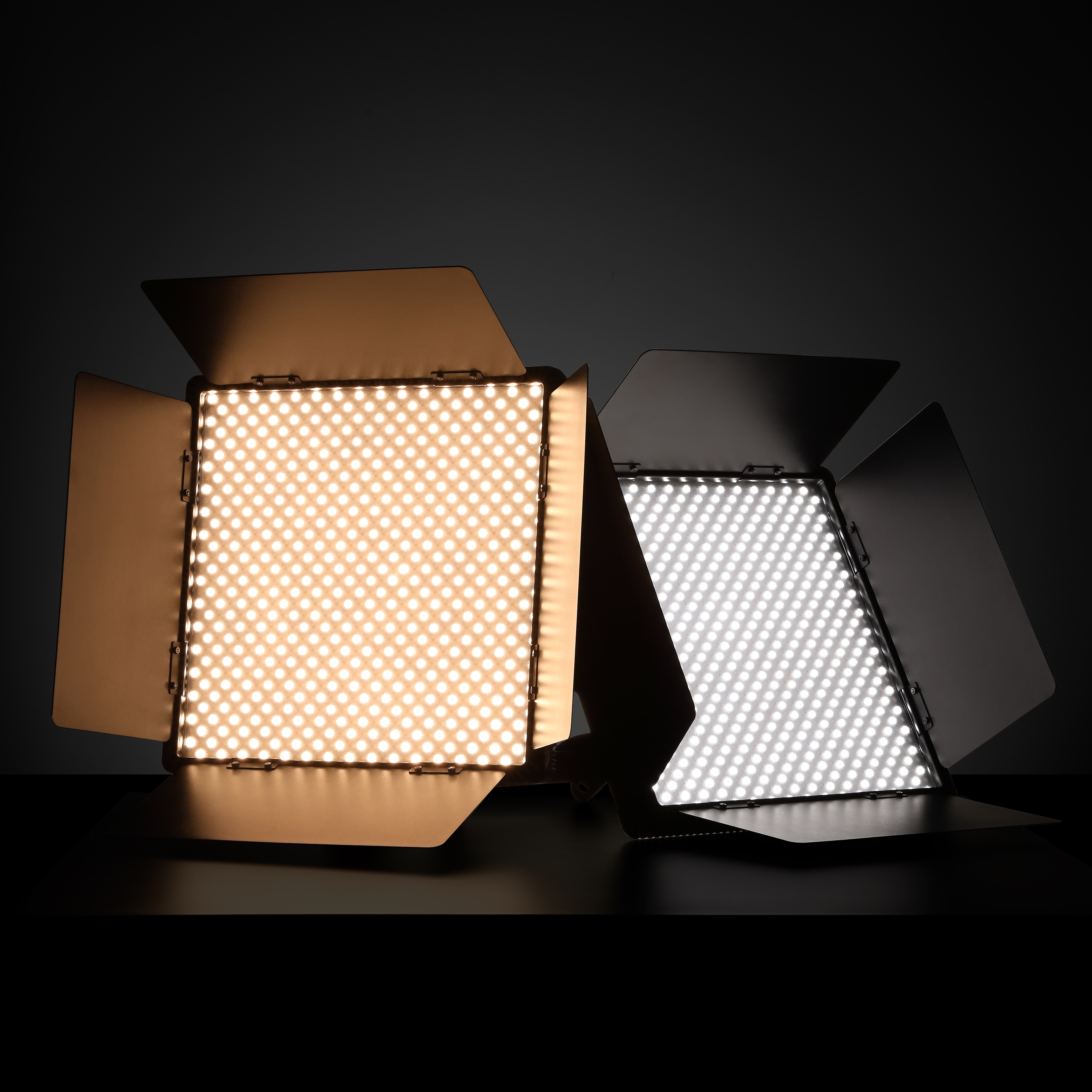картинка Осветитель светодиодный Godox LED1000Bi II студийный из Светодиодные LED осветители от магазина Mif-Bond
